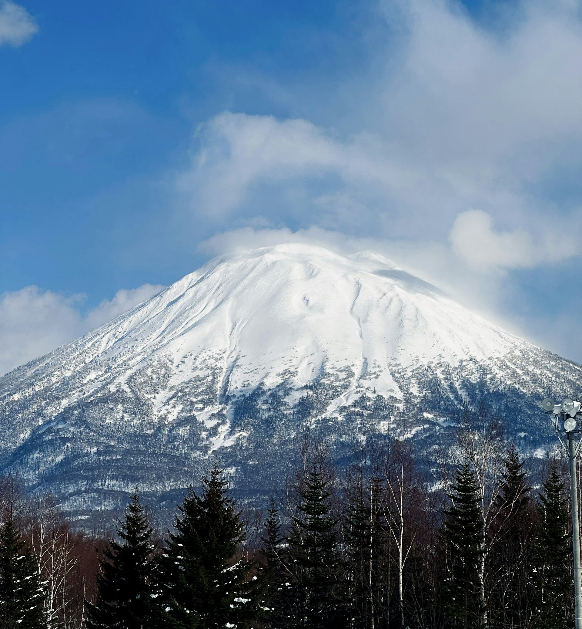 羊蹄山の雪景色
